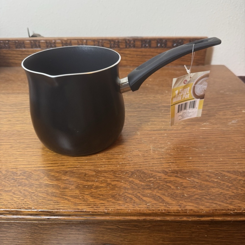 Victoria 1.5 Qt Nonstick Milk Pot Black Sauce Pan Pour Spout New With Tag